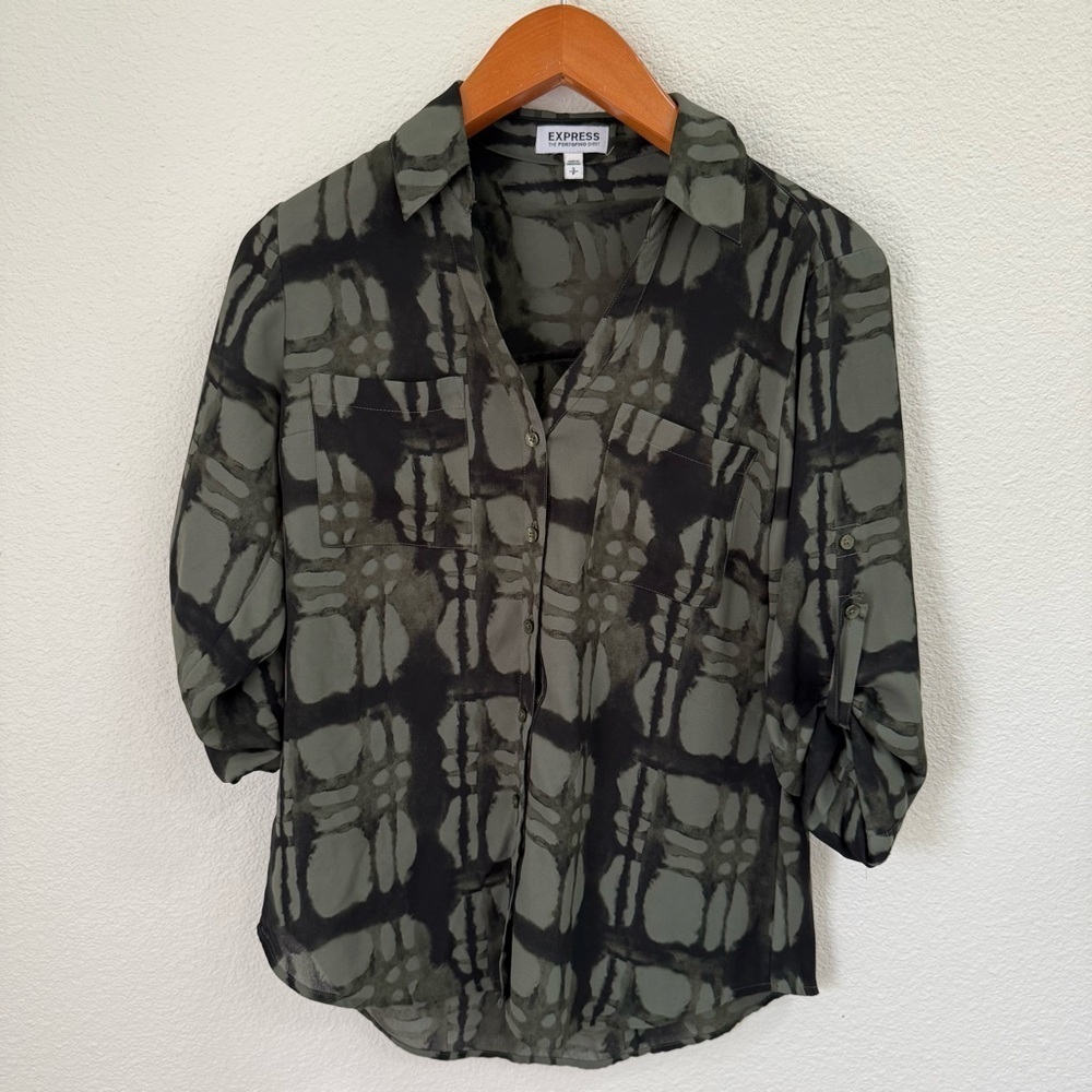 Express Dark Green and Black The Portofino Long Sleeve Shirt Women’s Size Small